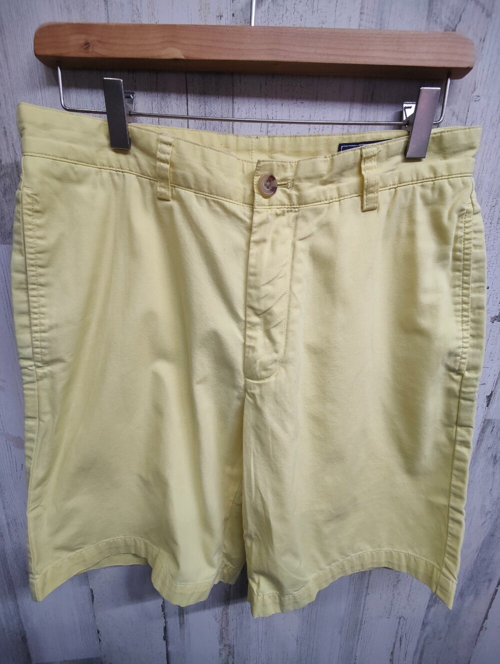 Vineyard Vines Yellow Club Short Men's Size 30